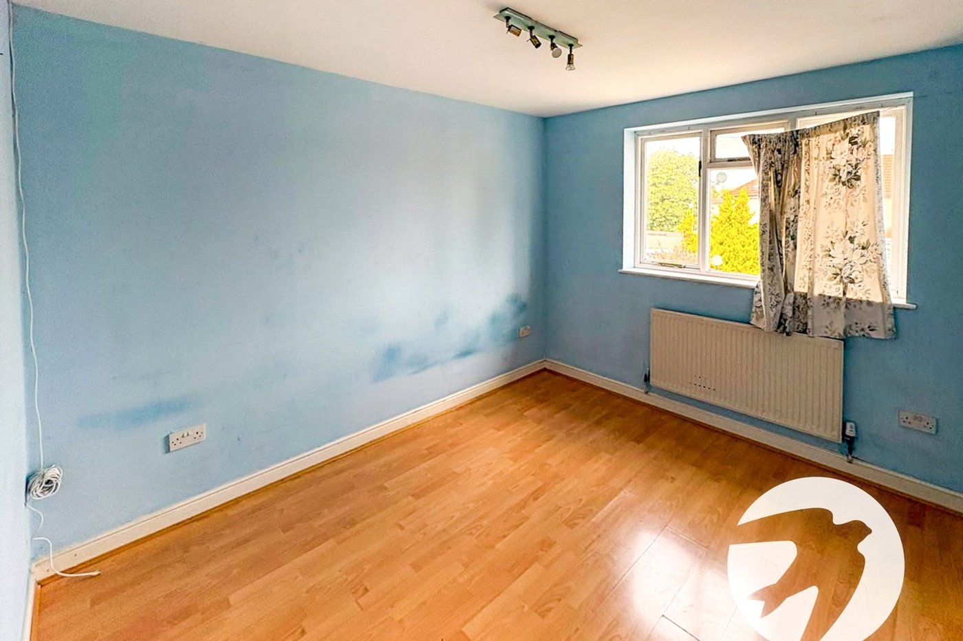 3 bedroom house for sale in London | Robinson Jackson