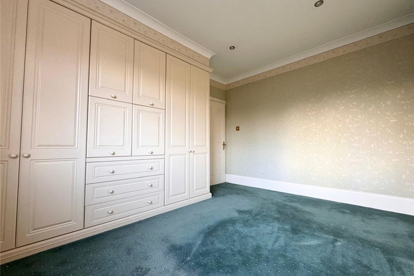 3 bedroom house for sale in Petts Wood | Robinson Jackson