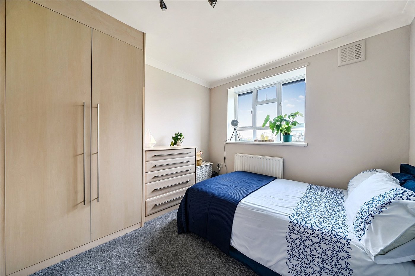 2 bedroom property for sale in Dulwich | Robinson Jackson