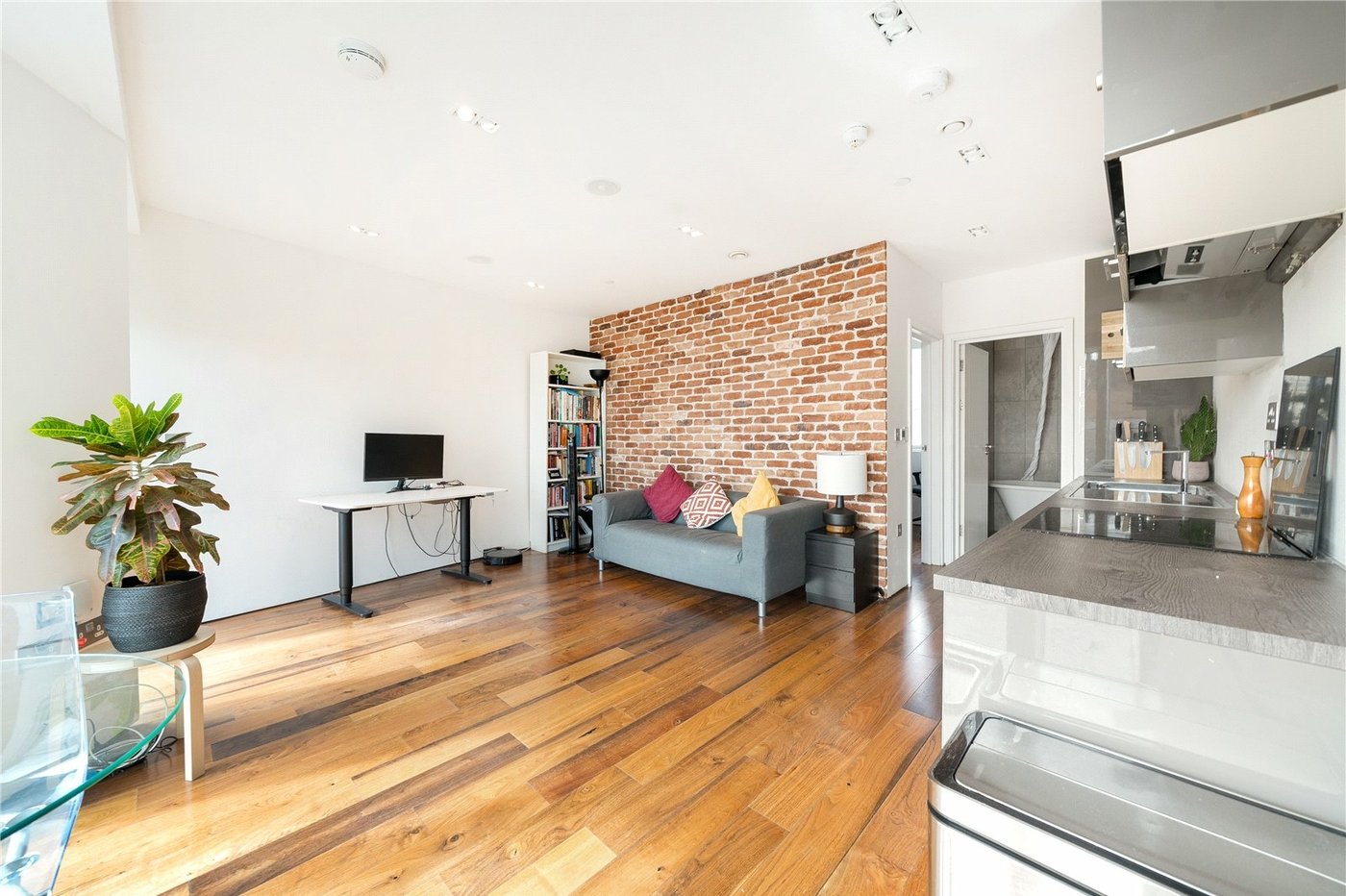 1 bedroom property for sale in London | Robinson Jackson