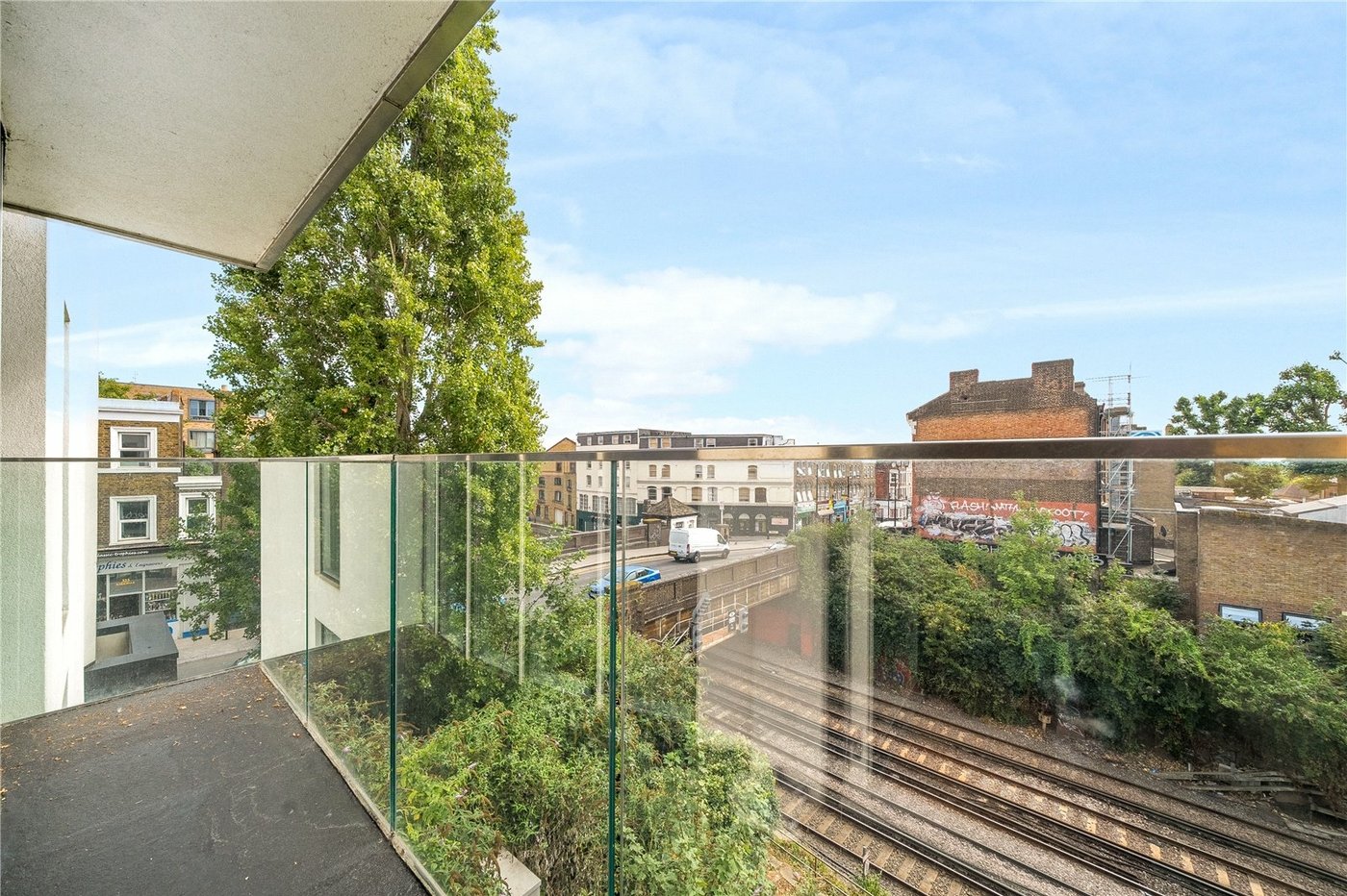 1 bedroom property for sale in London | Robinson Jackson