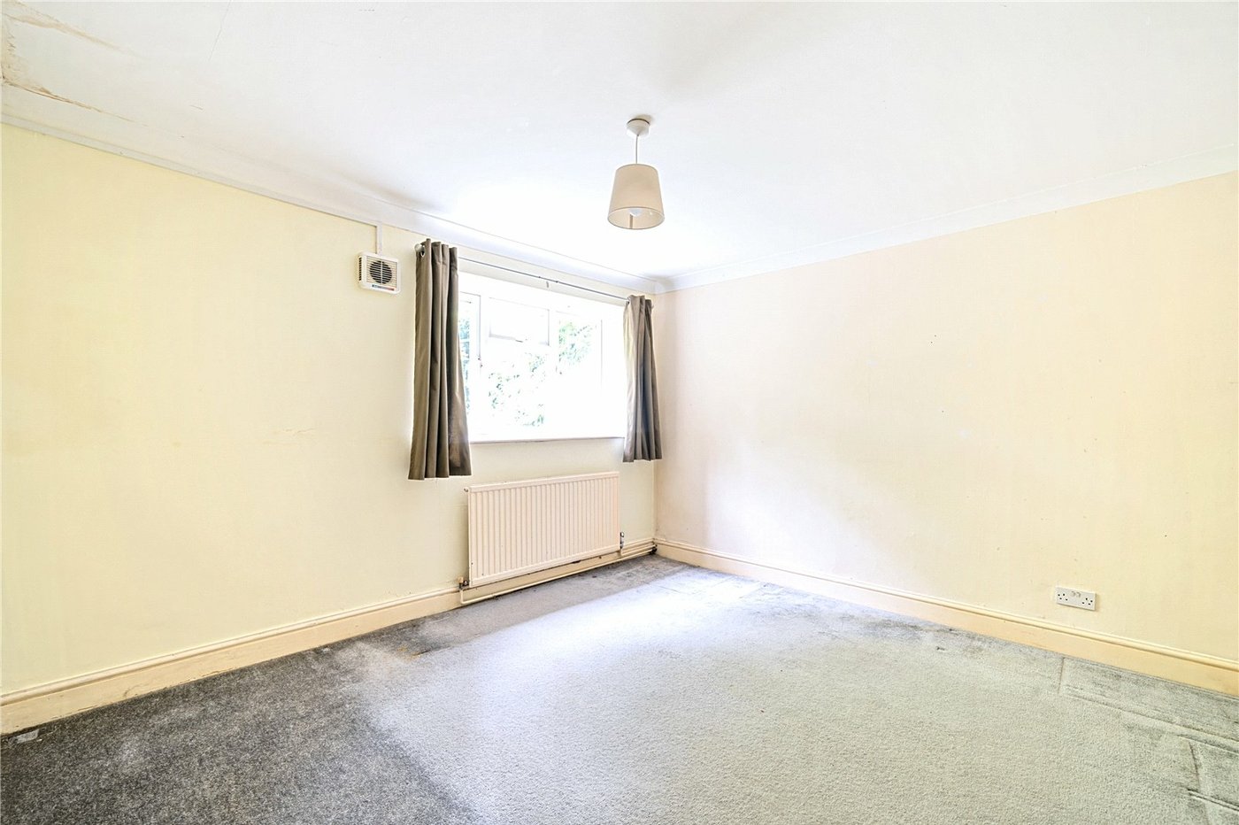 2 bedroom property for sale in London | Robinson Jackson