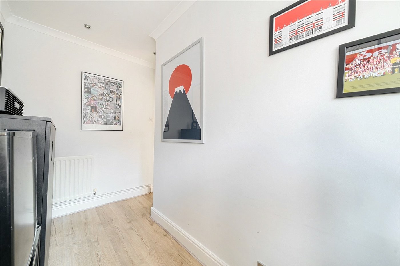 2 bedroom property for sale in London | Robinson Jackson
