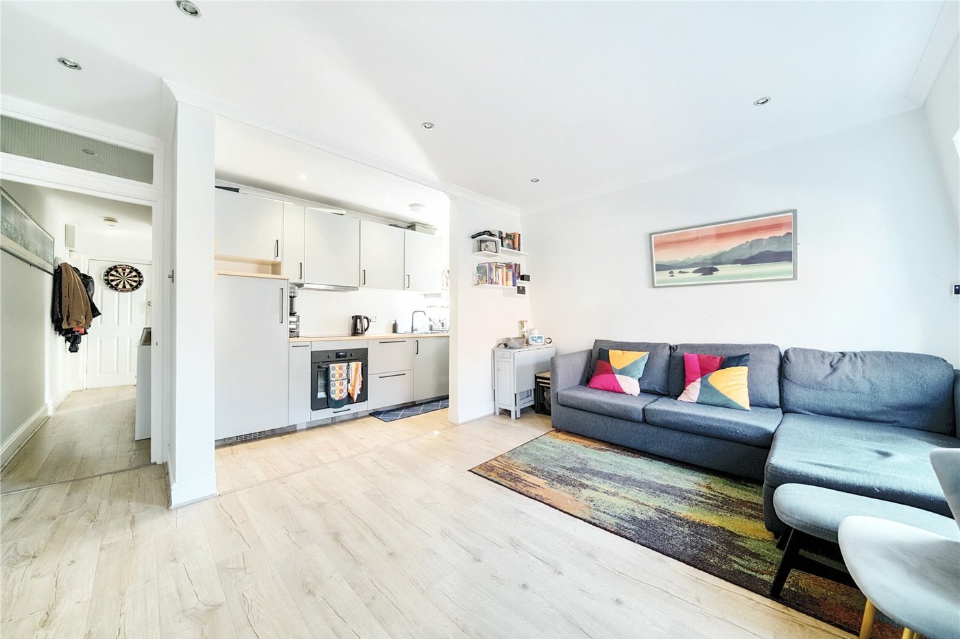2 bedroom property for sale in London | Robinson Jackson