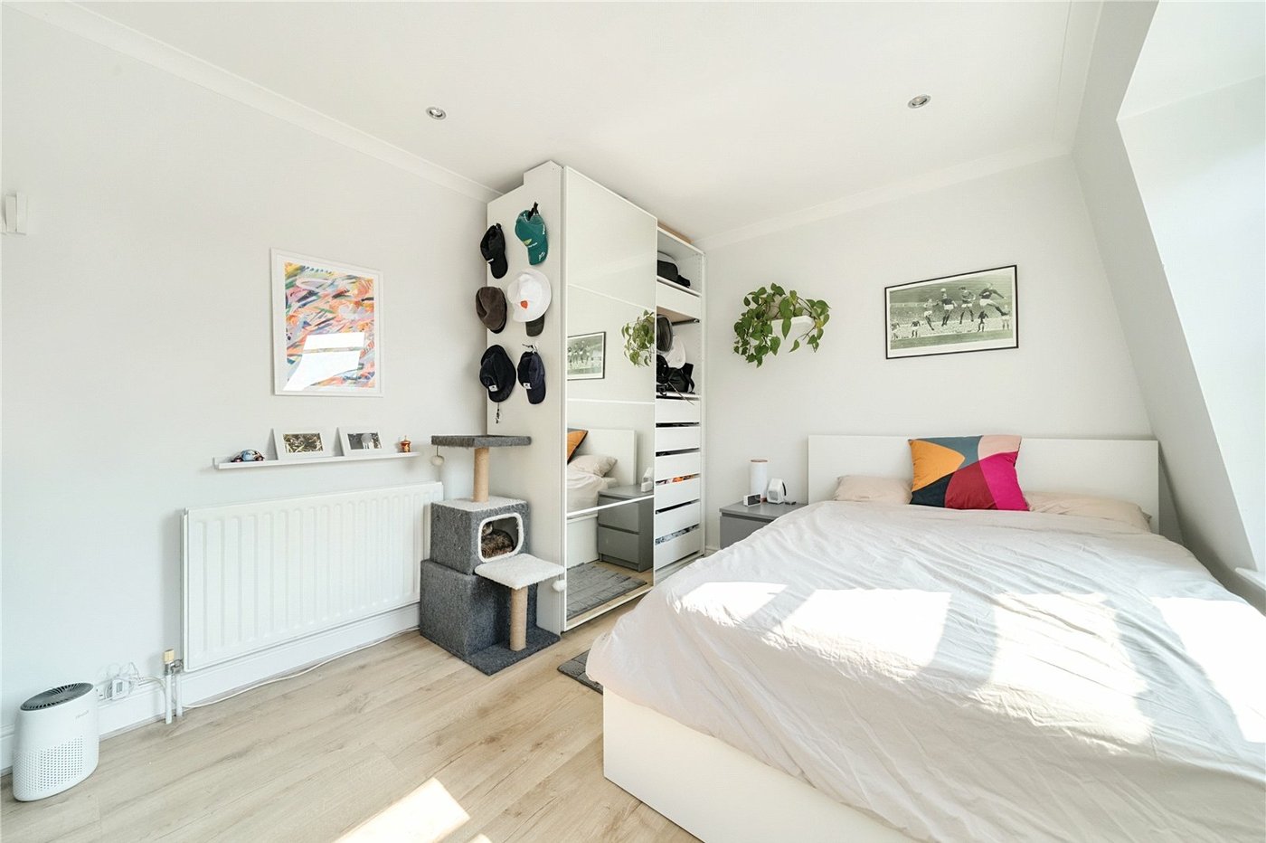2 bedroom property for sale in London | Robinson Jackson