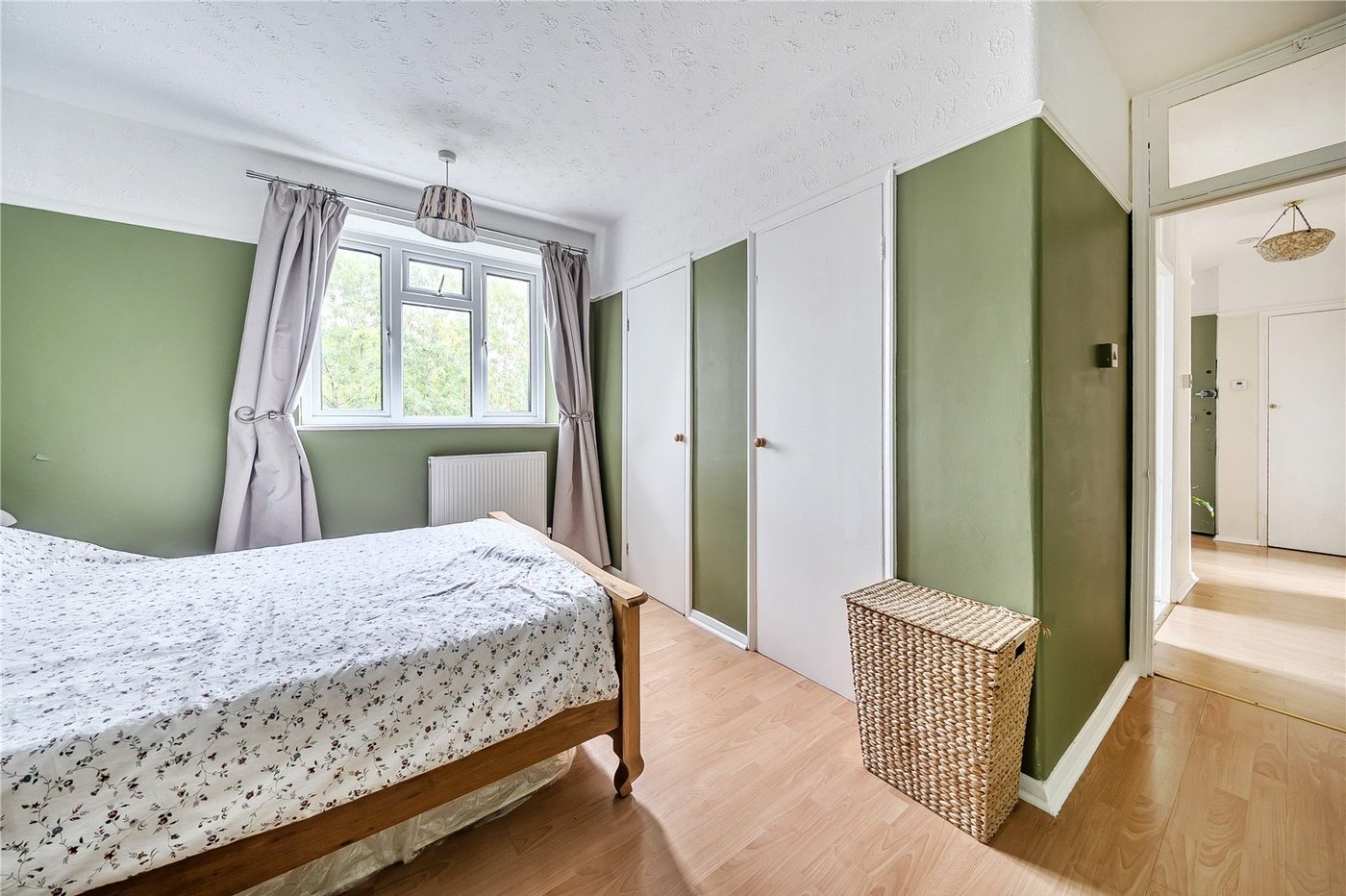 2 bedroom property for sale in London | Robinson Jackson