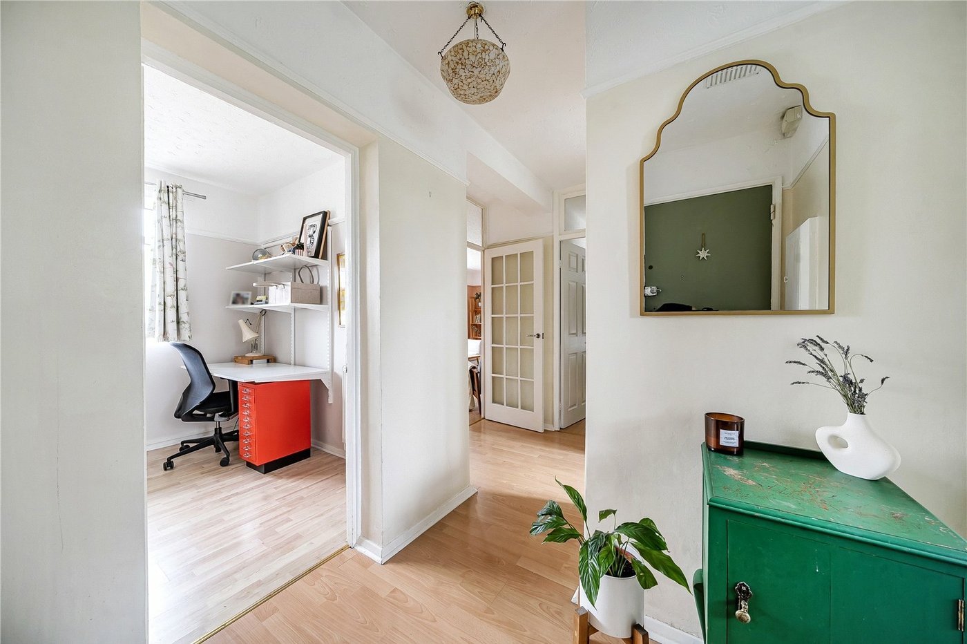 2 bedroom property for sale in London | Robinson Jackson