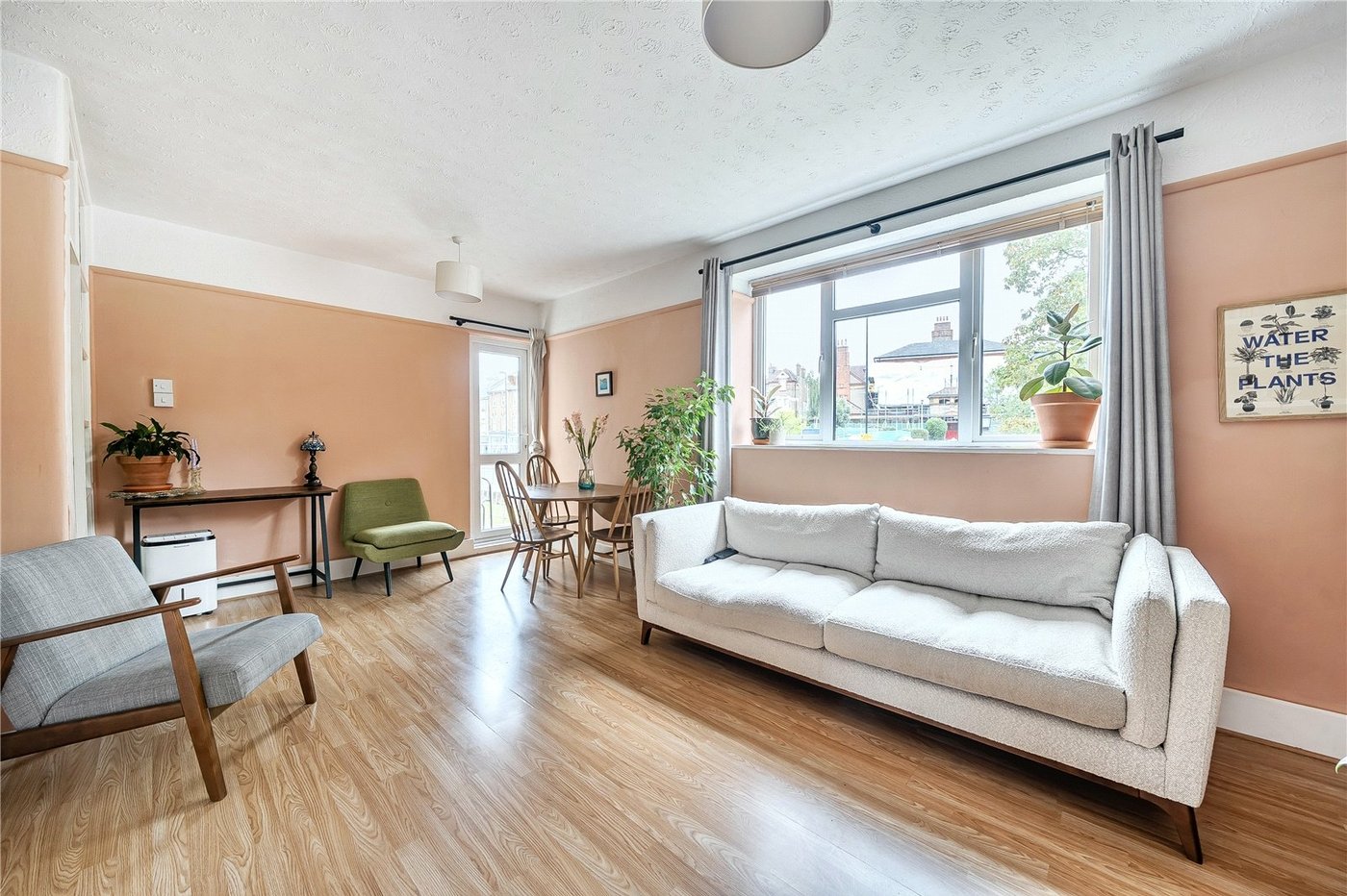 2 bedroom property for sale in London | Robinson Jackson