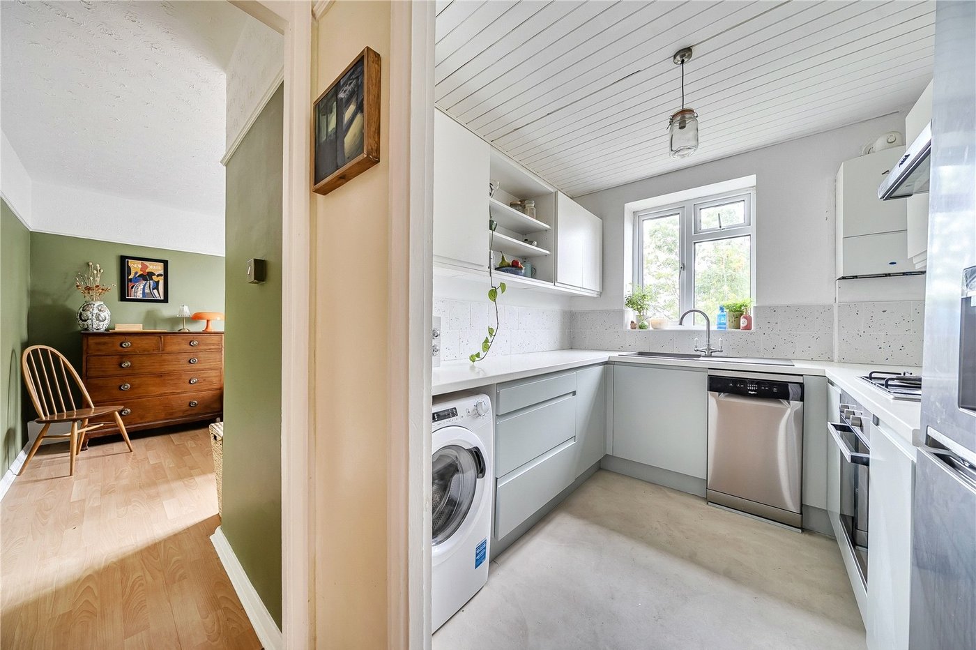 2 bedroom property for sale in London | Robinson Jackson
