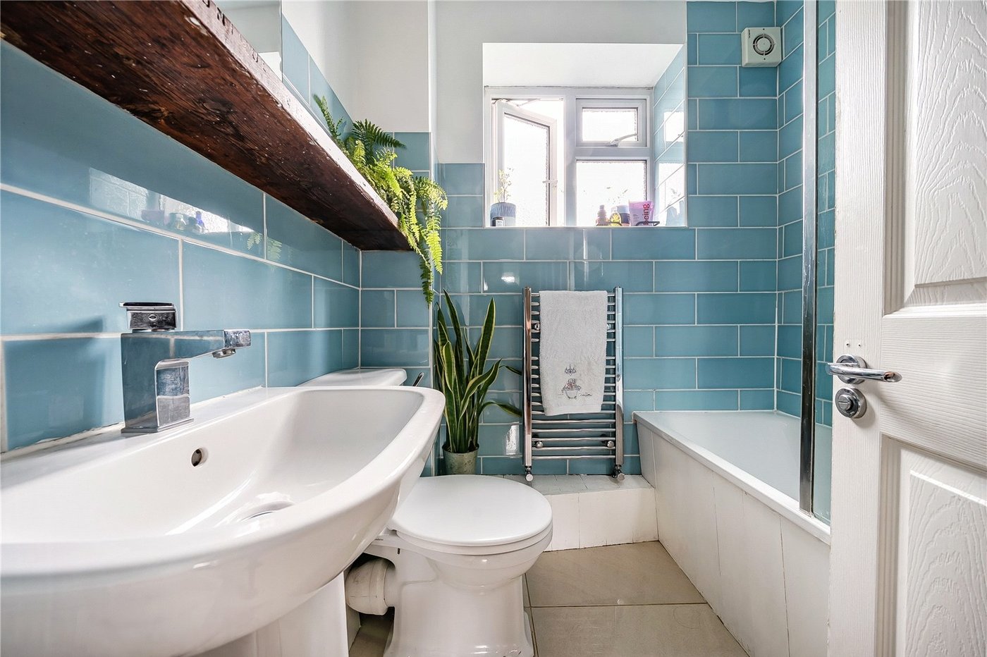 2 bedroom property for sale in London | Robinson Jackson
