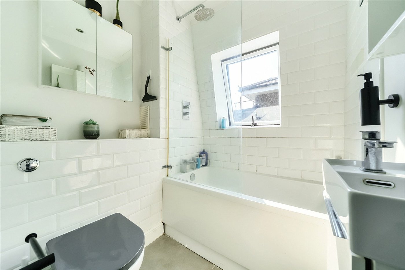 2 bedroom property for sale in  | Robinson Jackson