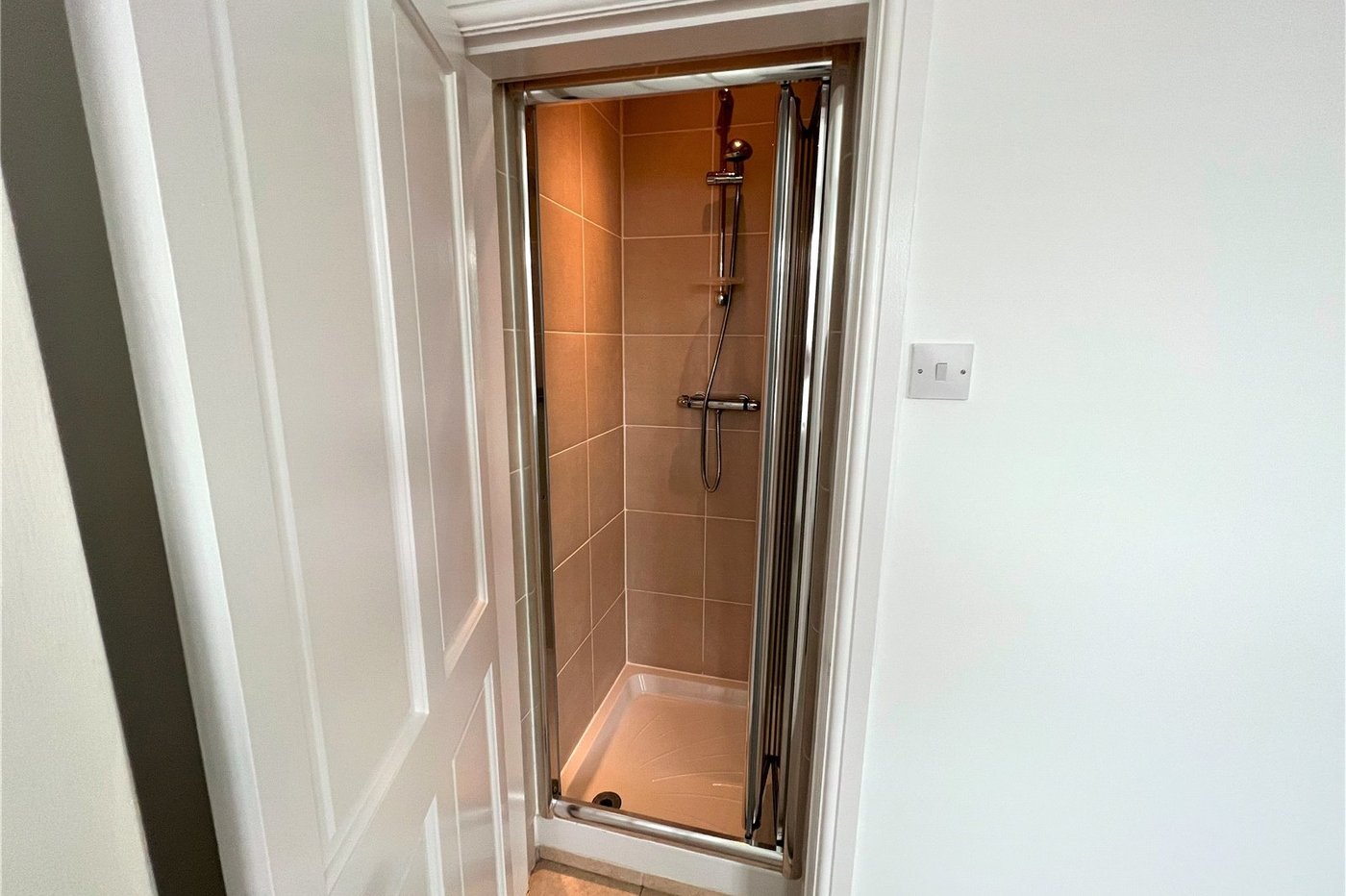 3 bedroom house for sale in Plumstead Common | Robinson Jackson