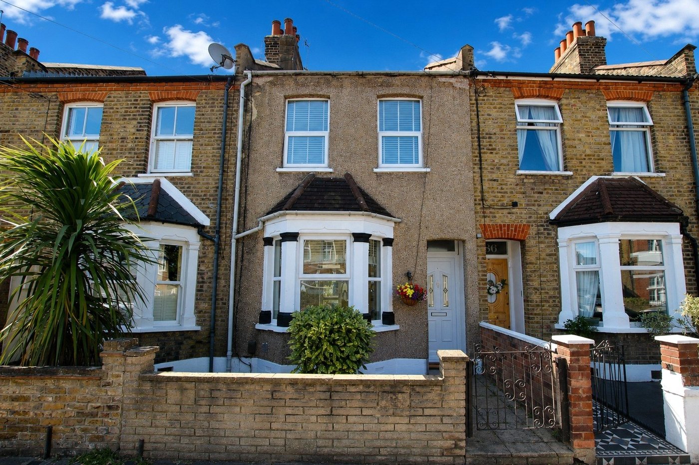 3 bedroom house for sale in Plumstead Common | Robinson Jackson