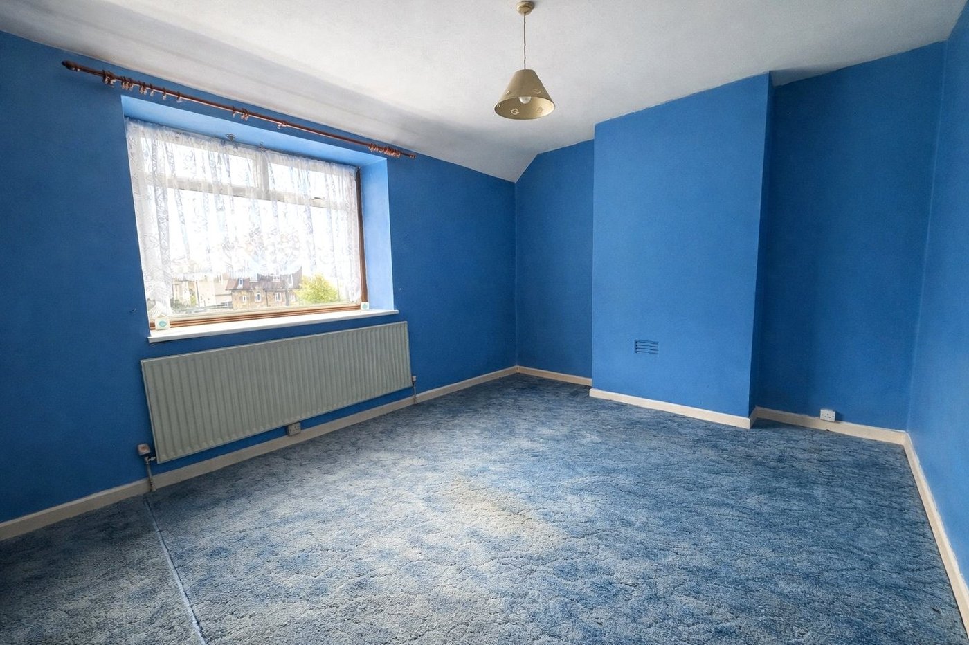 3 bedroom house for sale in London | Robinson Jackson