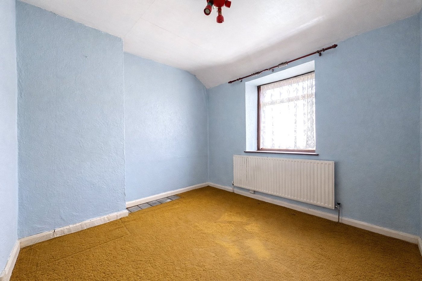 3 bedroom house for sale in London | Robinson Jackson