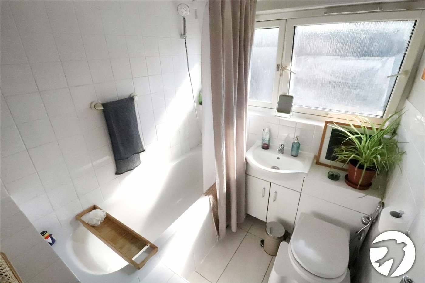 2 bedroom property for sale in London | Robinson Jackson