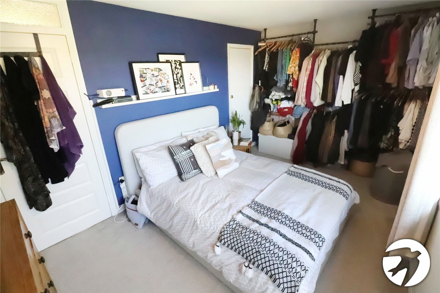 2 bedroom property for sale in London | Robinson Jackson