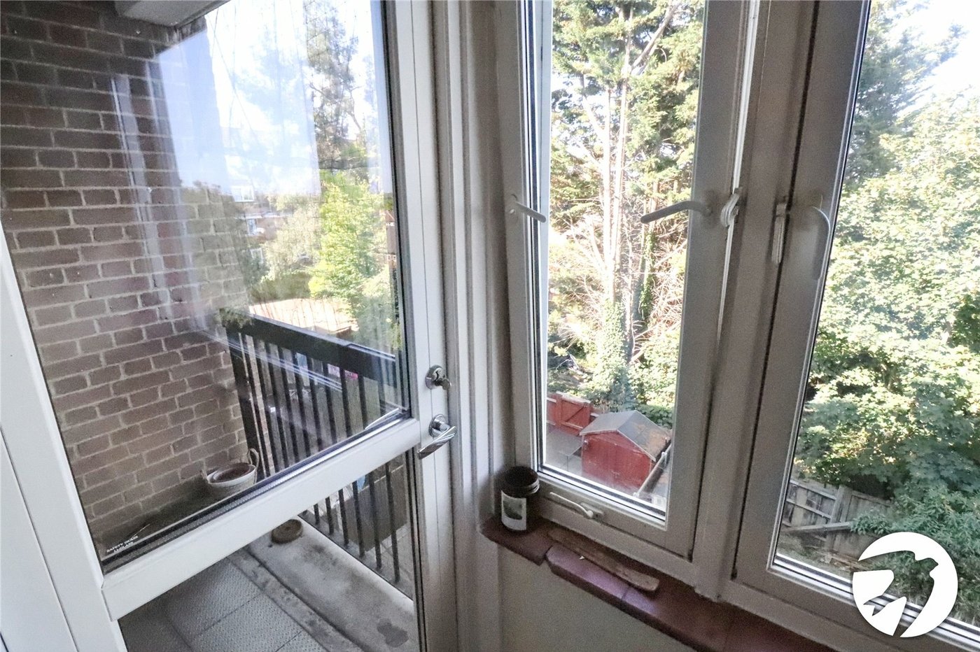 2 bedroom property for sale in London | Robinson Jackson