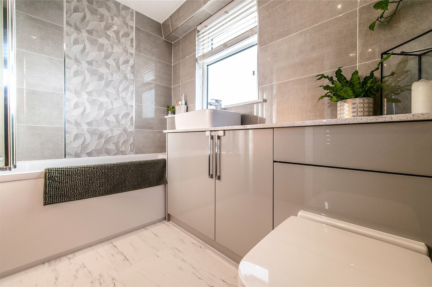 2 bedroom house for sale in Hoo | Robinson Michael & Jackson