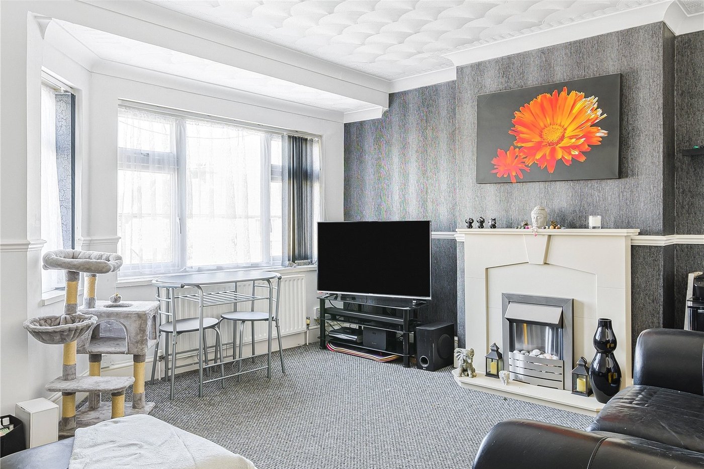 2 bedroom property for sale in Greenhithe | Robinson Jackson