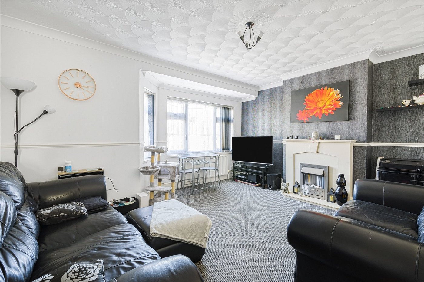 2 bedroom property for sale in Greenhithe | Robinson Jackson