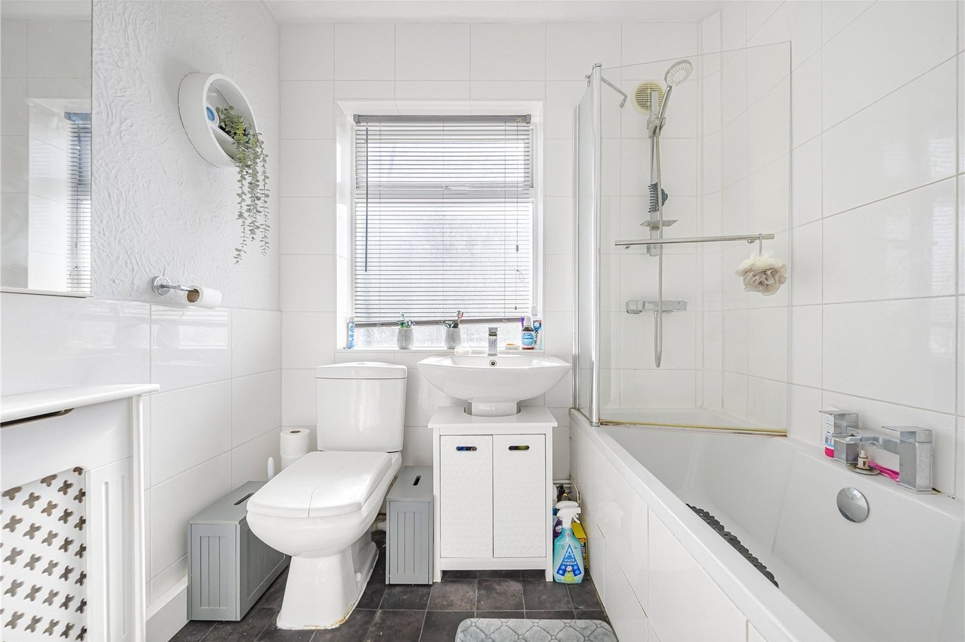 2 bedroom property for sale in Greenhithe | Robinson Jackson