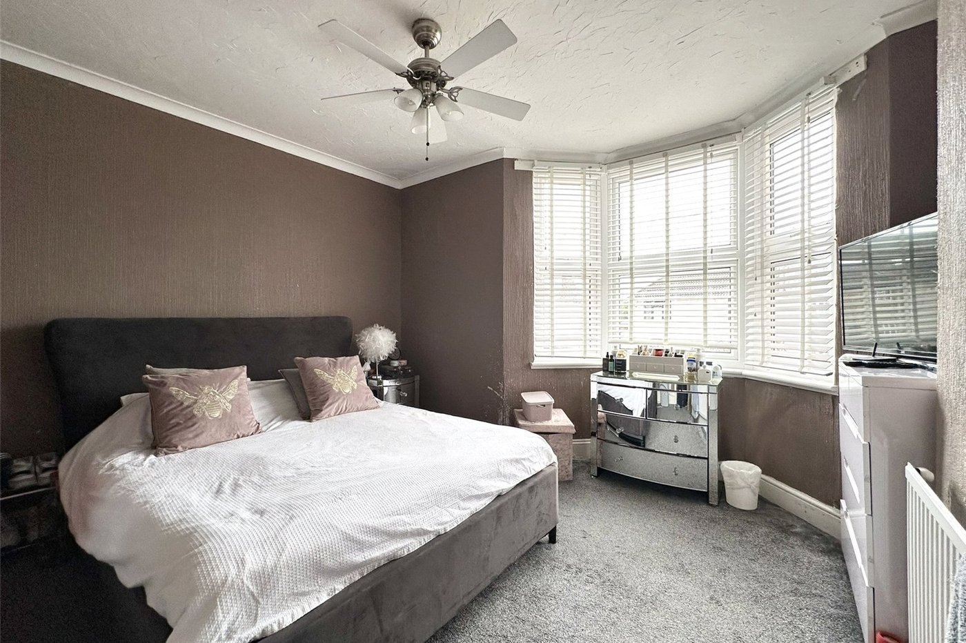 2 bedroom house for sale in Greenhithe | Robinson Jackson