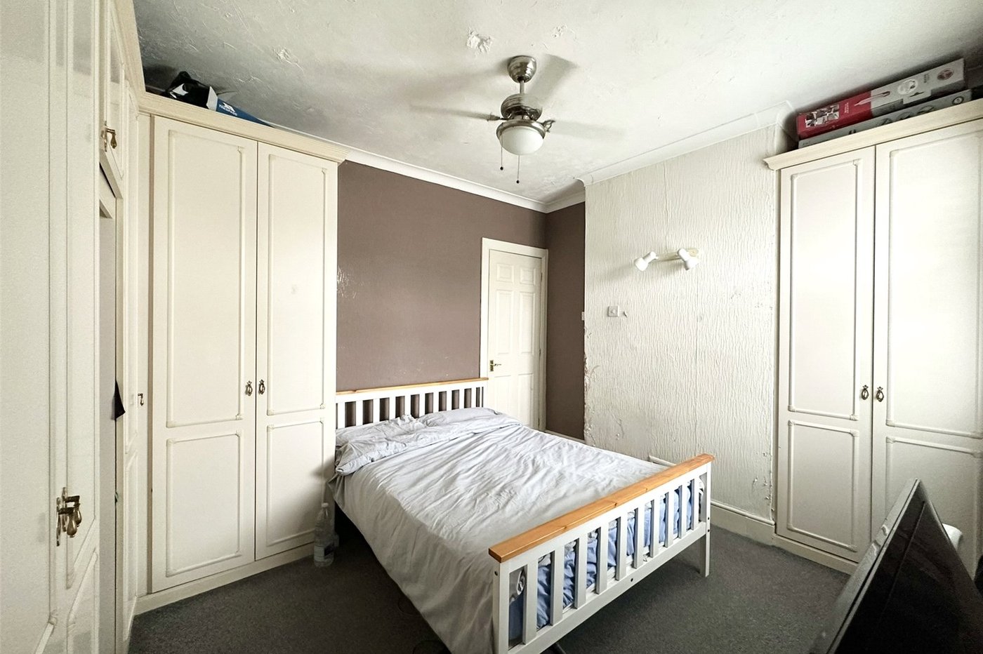 2 bedroom house for sale in Greenhithe | Robinson Jackson