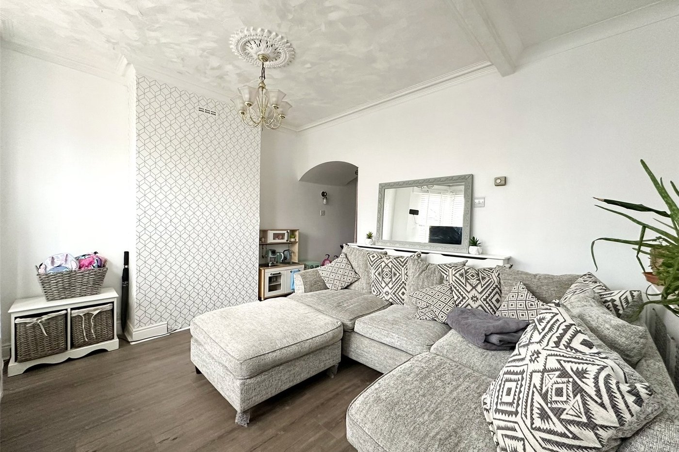 2 bedroom house for sale in Greenhithe | Robinson Jackson