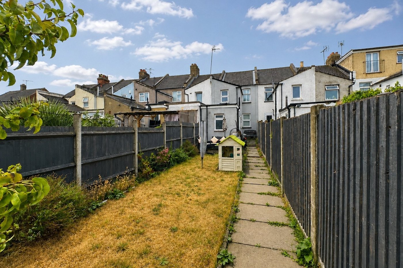 2 bedroom house for sale in Greenhithe | Robinson Jackson