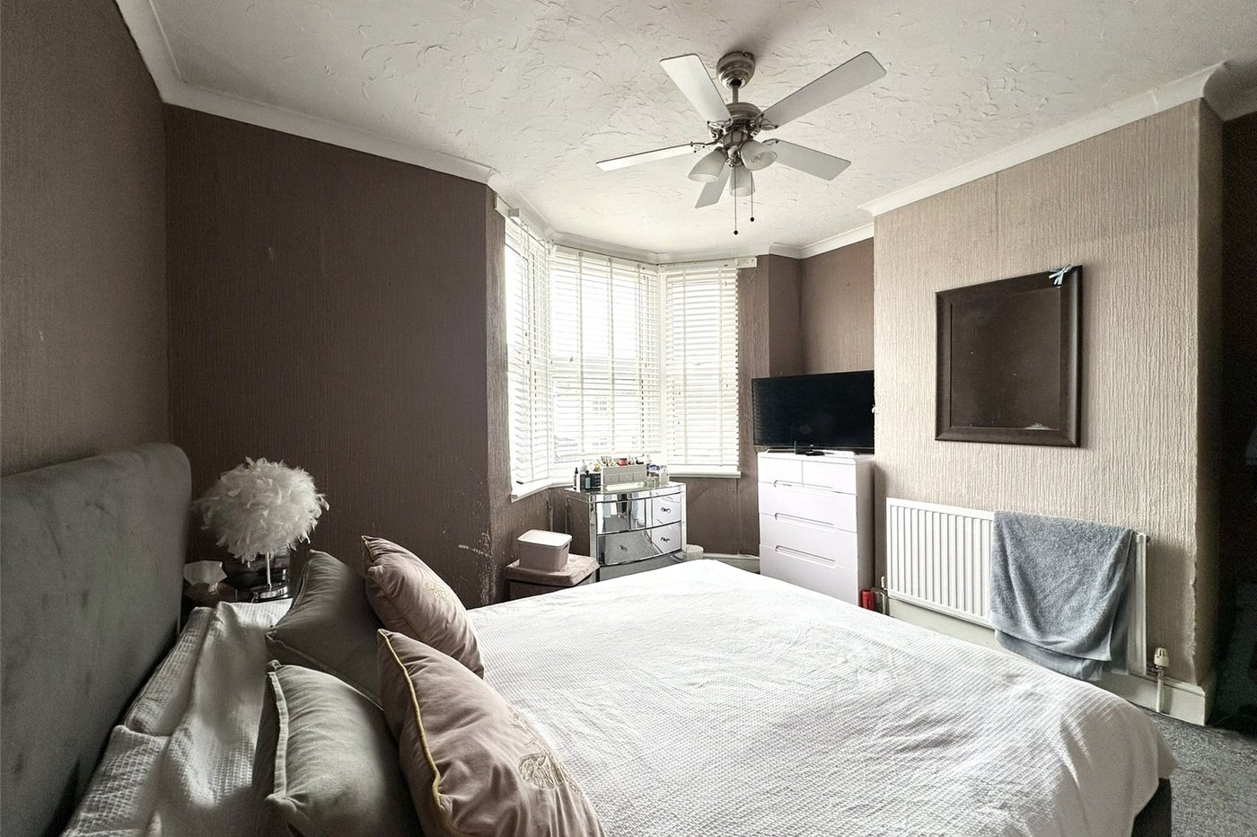 2 bedroom house for sale in Greenhithe | Robinson Jackson
