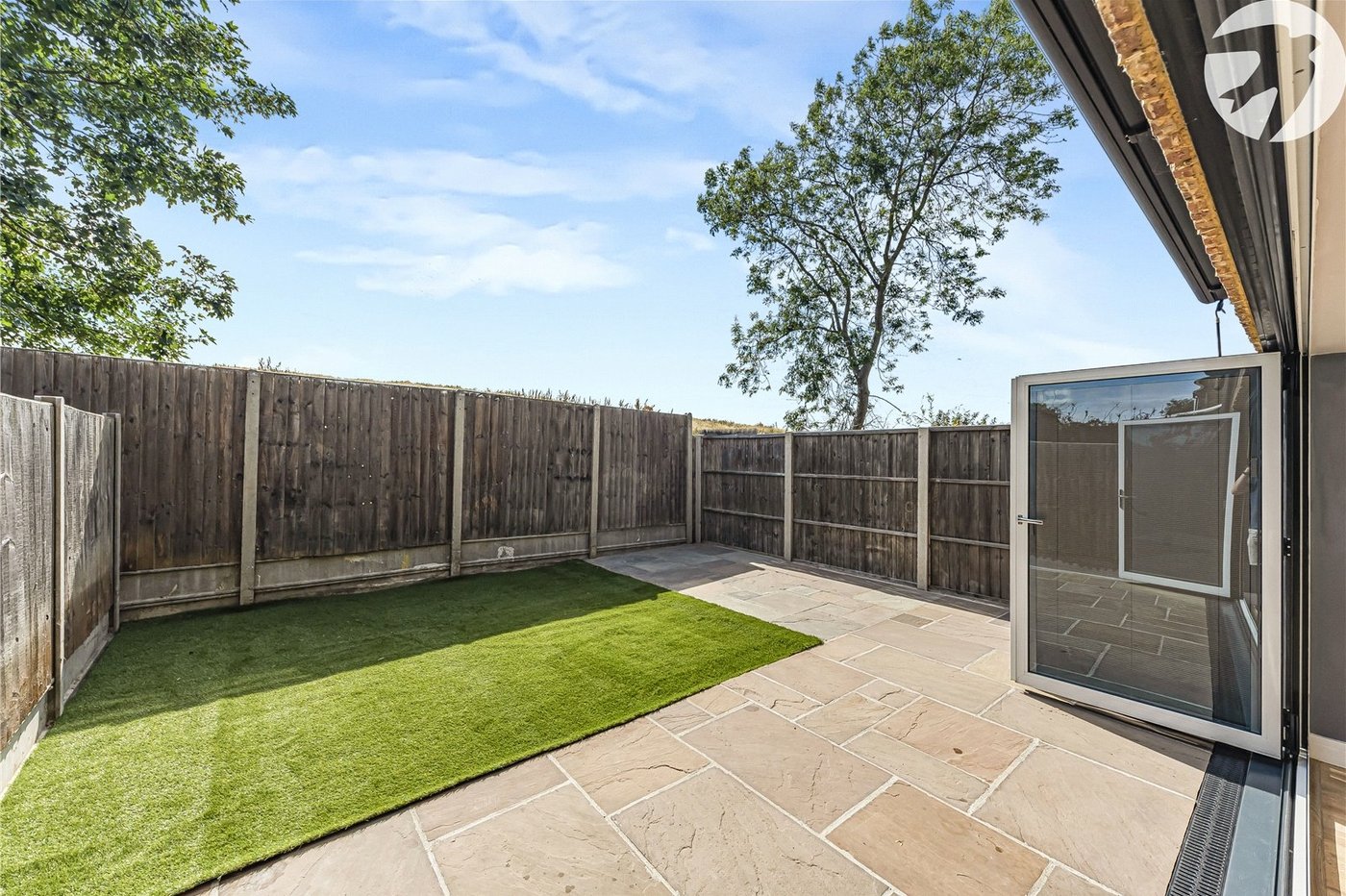 3 bedroom property for sale in Greenhithe | Robinson Jackson