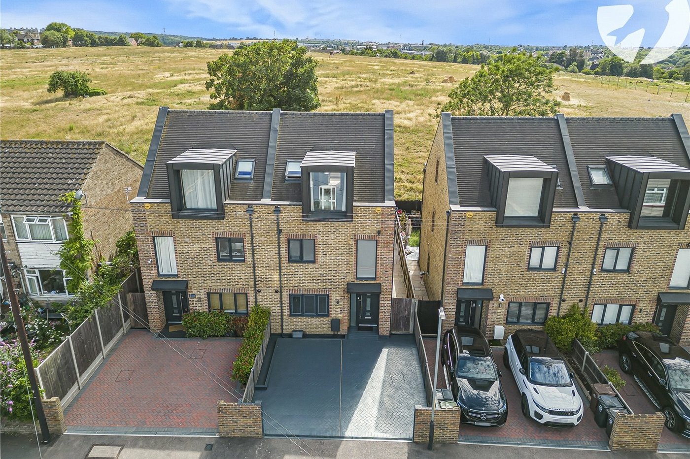 3 bedroom property for sale in Greenhithe | Robinson Jackson