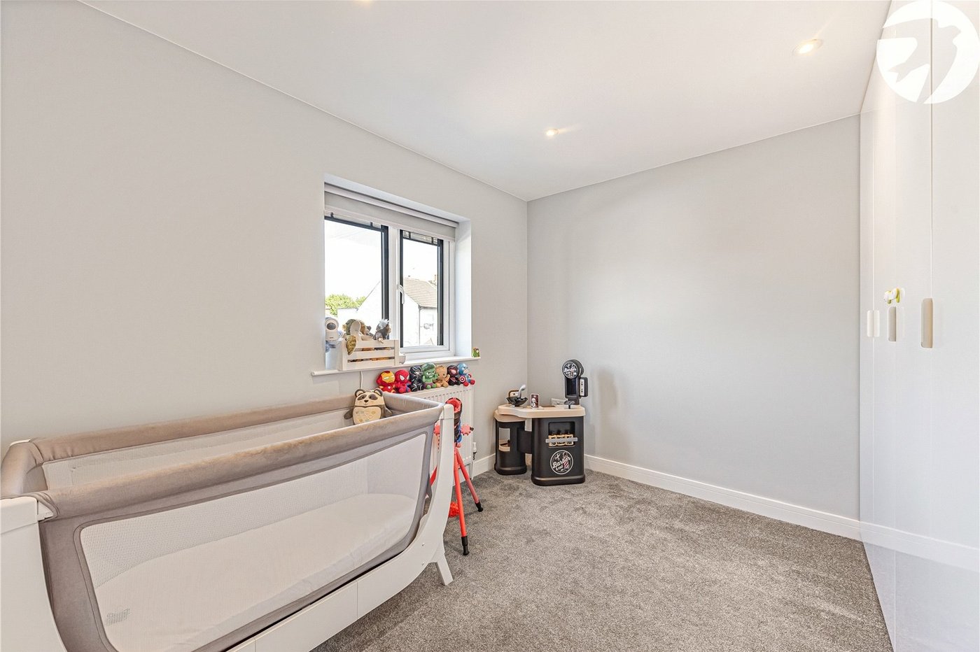 3 bedroom property for sale in Greenhithe | Robinson Jackson