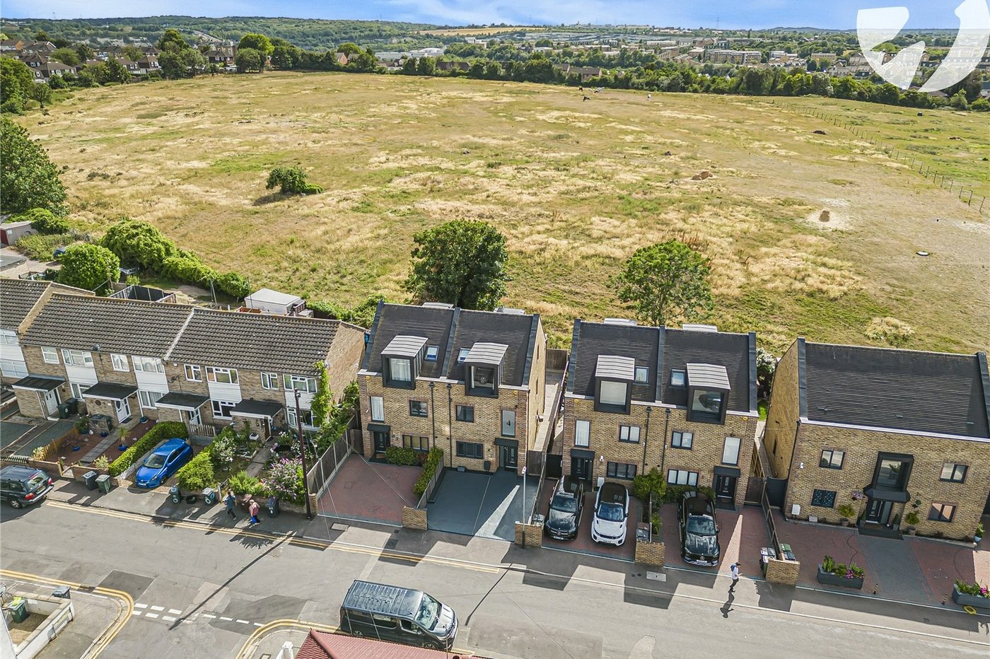 3 bedroom property for sale in Greenhithe | Robinson Jackson