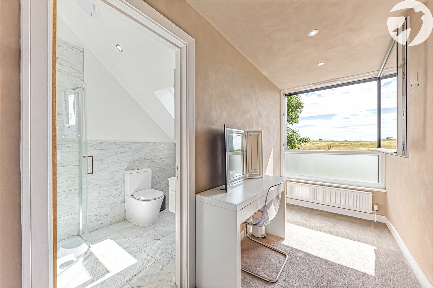 3 bedroom property for sale in Greenhithe | Robinson Jackson