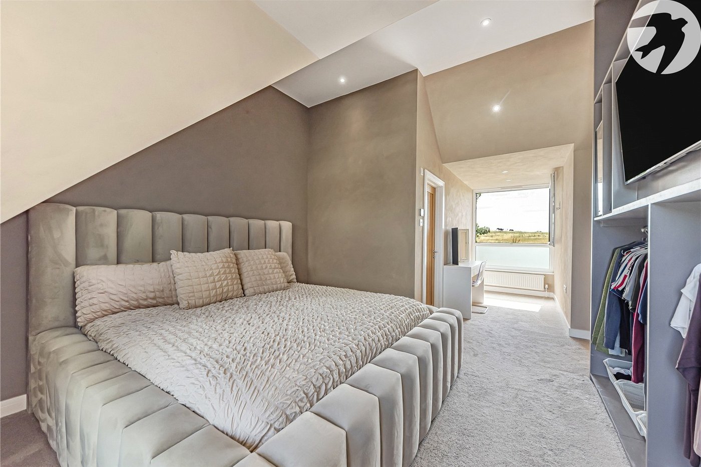 3 bedroom property for sale in Greenhithe | Robinson Jackson