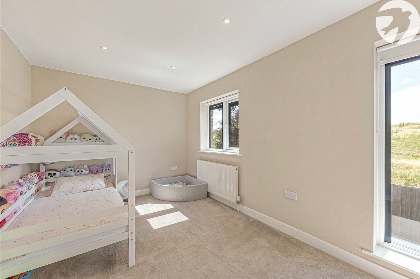 3 bedroom property for sale in Greenhithe | Robinson Jackson