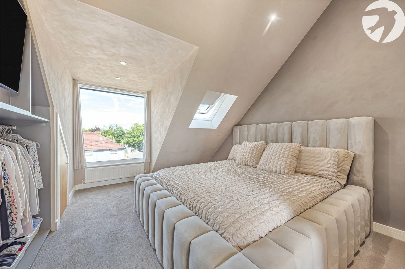 3 bedroom property for sale in Greenhithe | Robinson Jackson