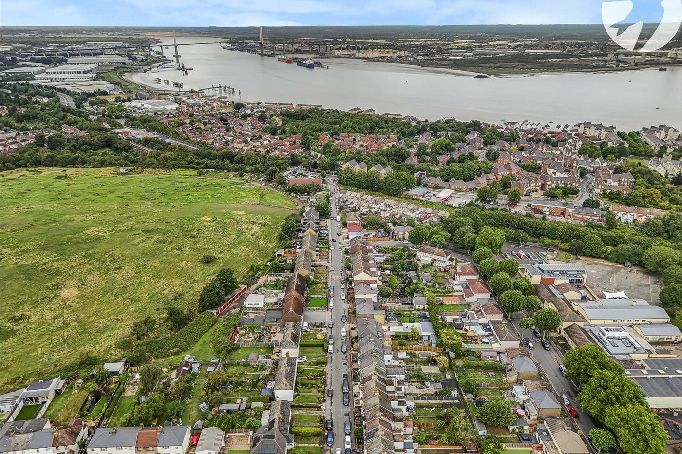 2 bedroom house for sale in Greenhithe | Robinson Jackson