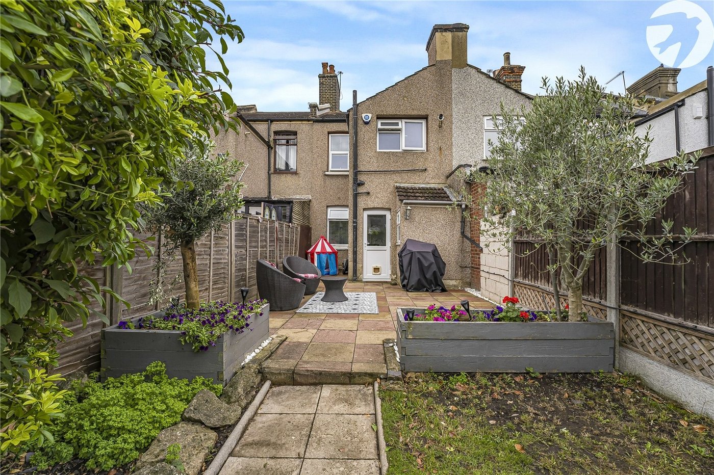 2 bedroom house for sale in Greenhithe | Robinson Jackson