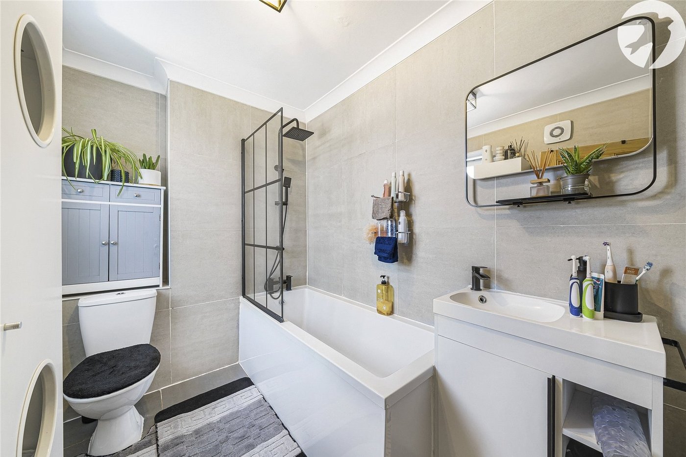 2 bedroom house for sale in Greenhithe | Robinson Jackson