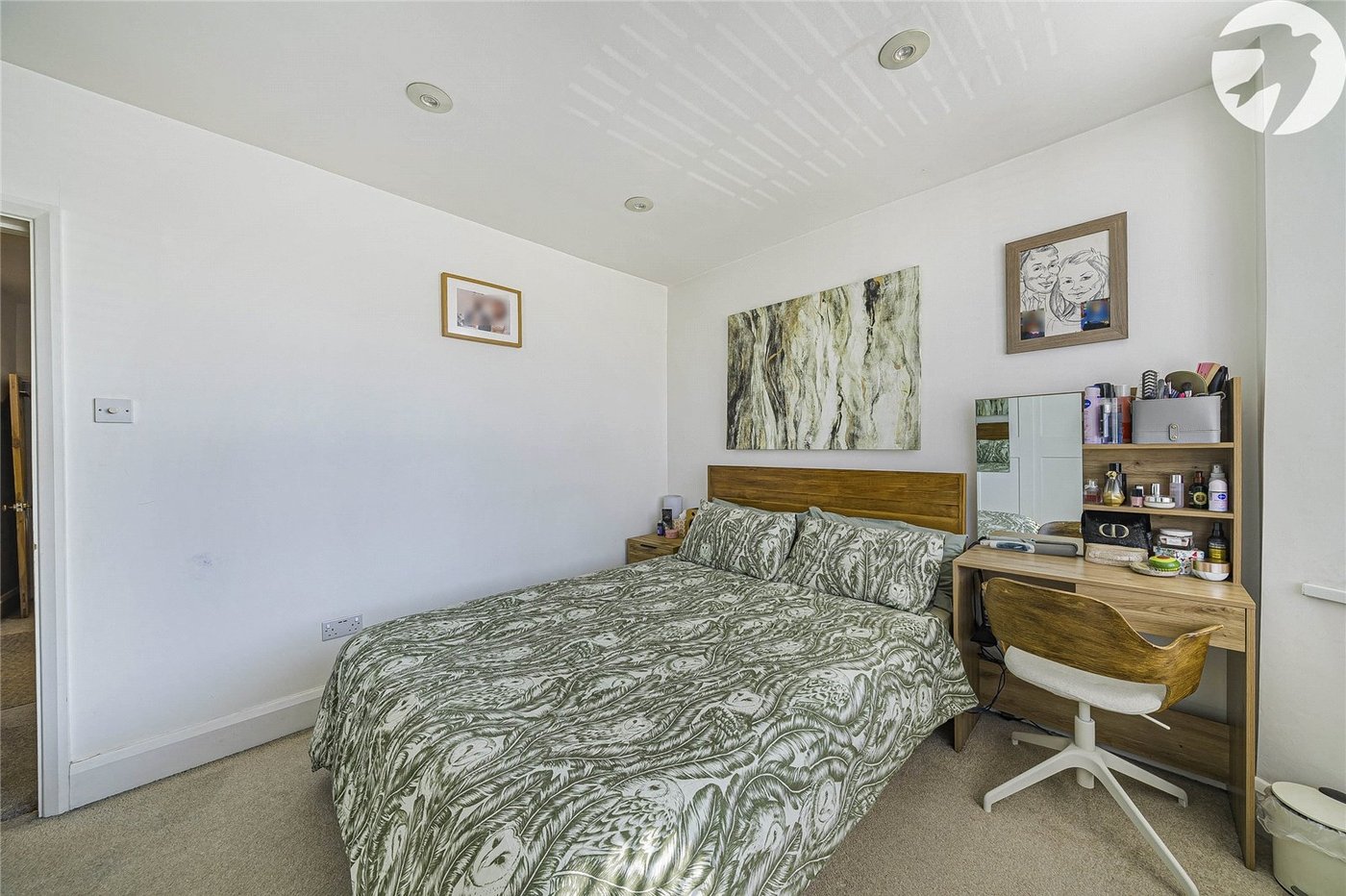 2 bedroom house for sale in Greenhithe | Robinson Jackson