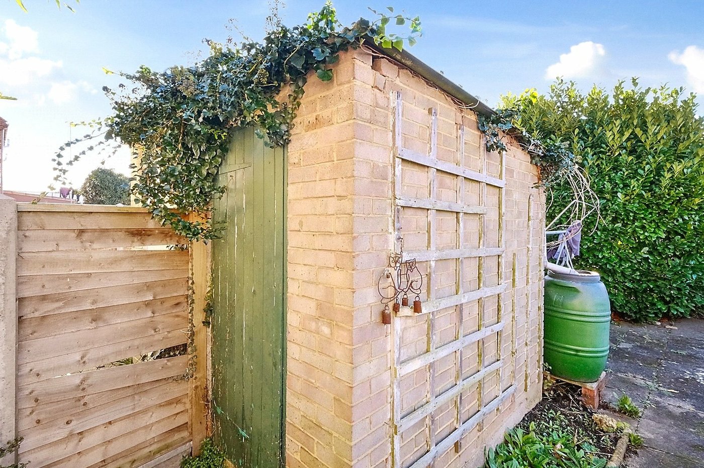 2 bedroom house for sale in Greenhithe | Robinson Jackson