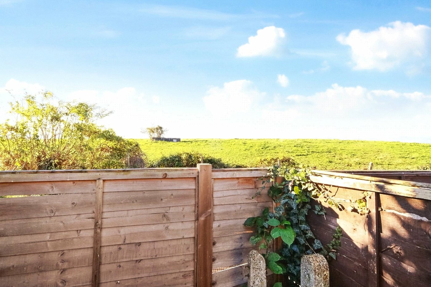 2 bedroom house for sale in Greenhithe | Robinson Jackson