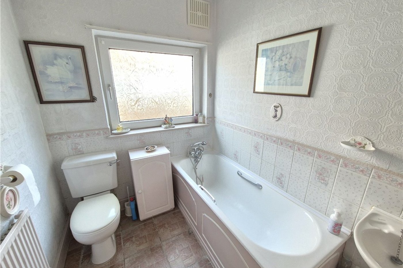 3 bedroom bungalow for sale in Orpington | Robinson Jackson