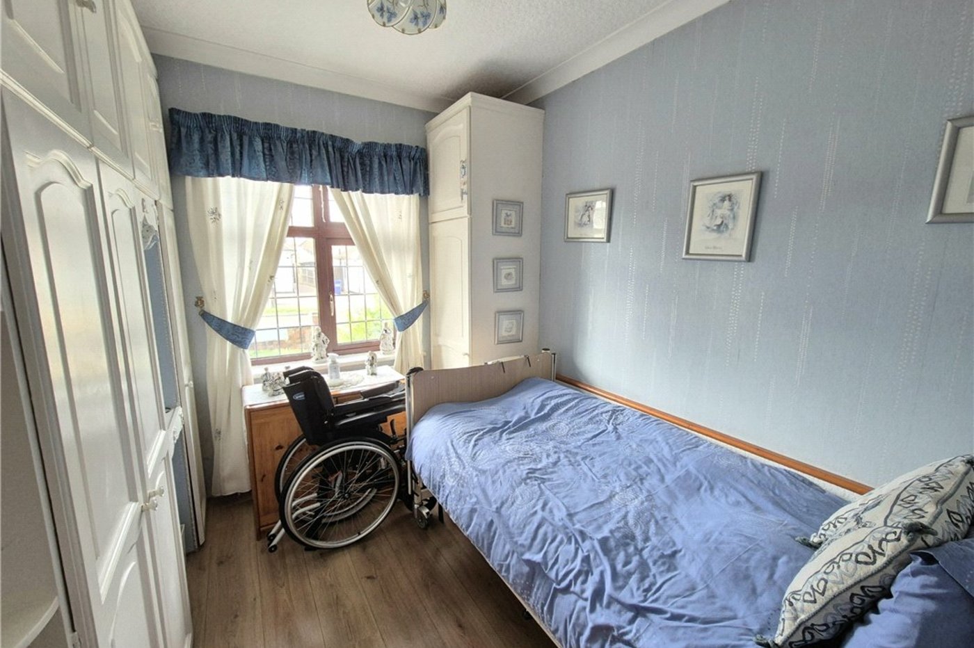 3 bedroom bungalow for sale in Orpington | Robinson Jackson