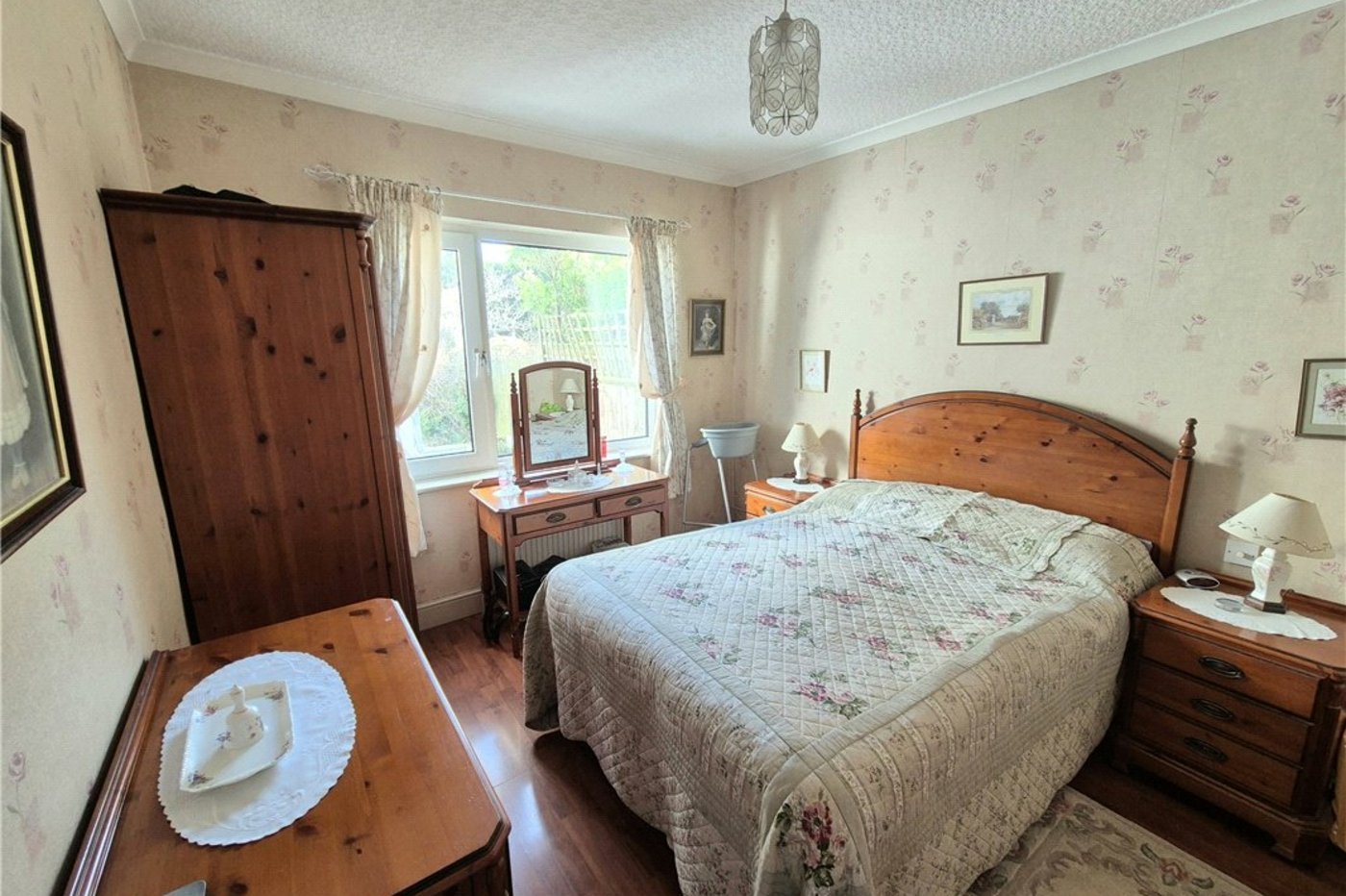 3 bedroom bungalow for sale in Orpington | Robinson Jackson