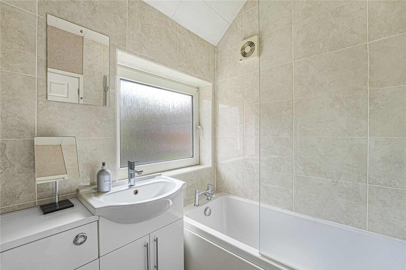 2 bedroom house for sale in Dartford | Robinson Jackson
