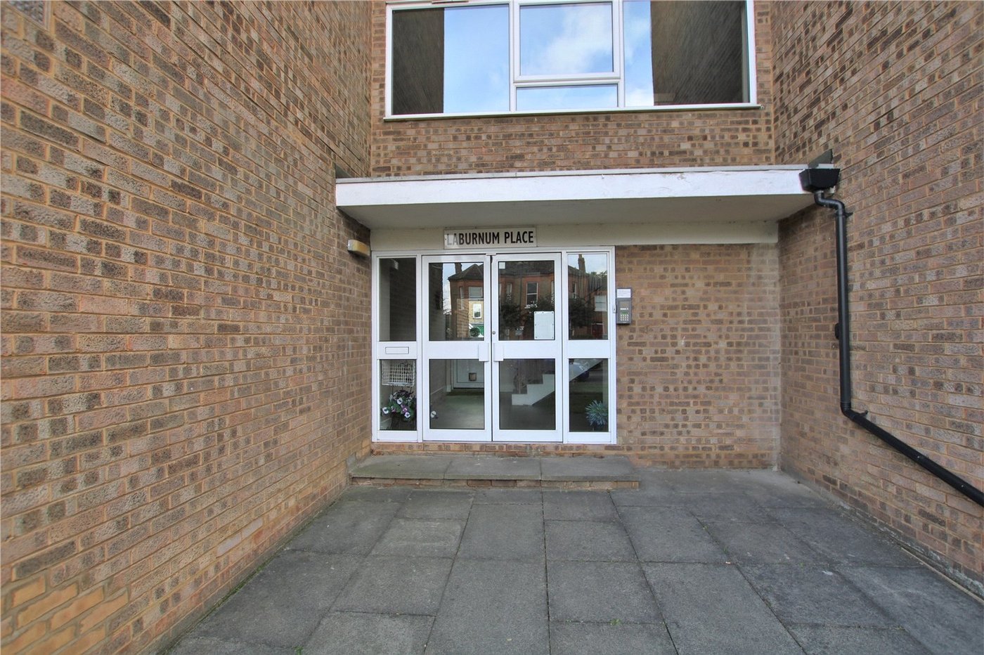 1 bedroom property for sale in Elderslie Road | Robinson Jackson